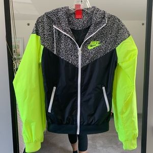 NWOT Nike Windbreaker